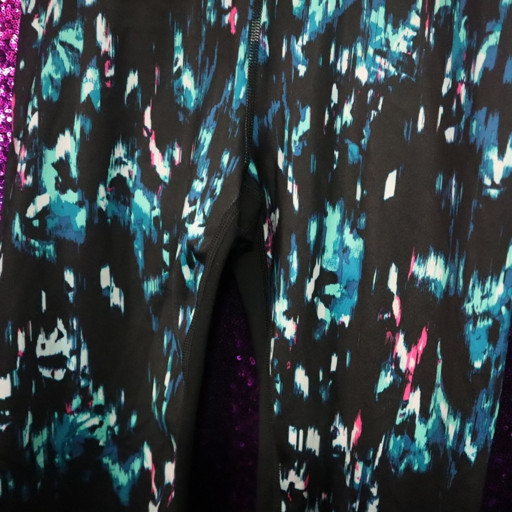 BLACKOUT LEGGINGS S Gapfit Blue Pink Watercolor Activewear Fitness Running Yoga - Picture 5 of 8